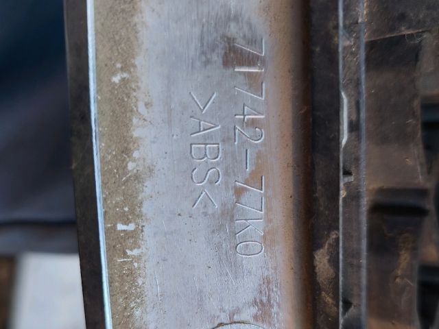 bontott SUZUKI GRAND VITARA Hűtőrács