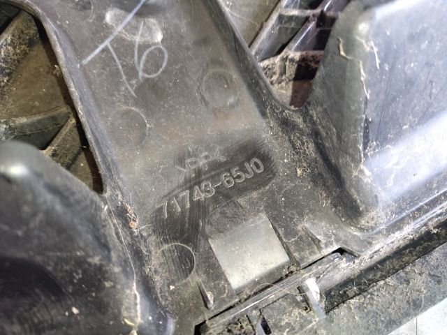 bontott SUZUKI GRAND VITARA Hűtőrács