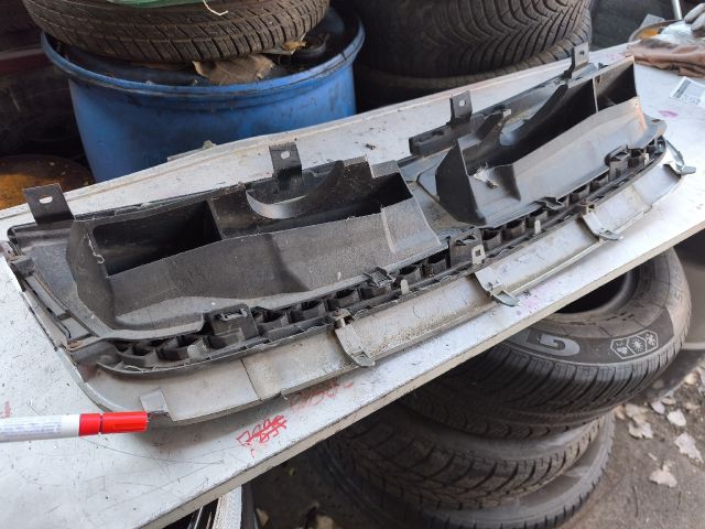 bontott SUZUKI GRAND VITARA Hűtőrács