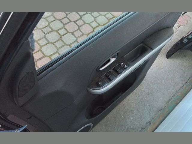 bontott SUZUKI GRAND VITARA Jobb első Ajtó (Részeivel)