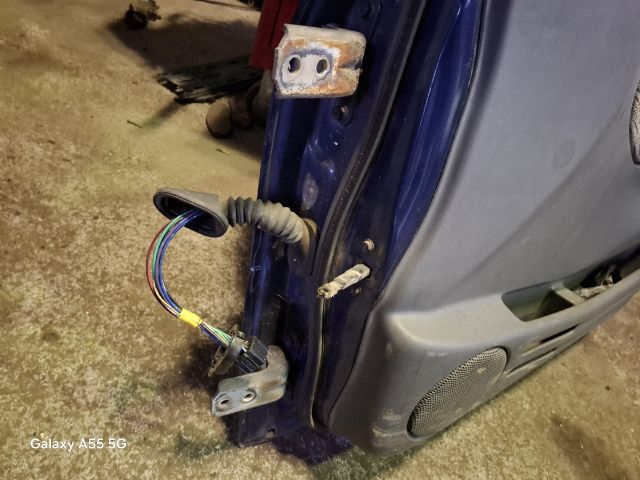 bontott SUZUKI GRAND VITARA Jobb első Ajtó (Részeivel)