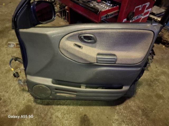 bontott SUZUKI GRAND VITARA Jobb első Ajtó (Részeivel)