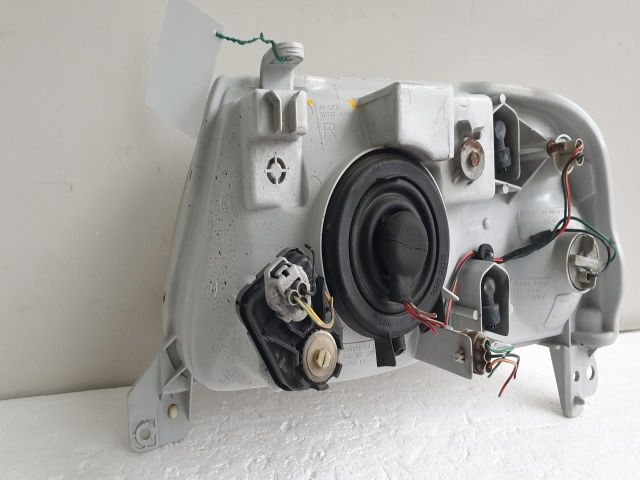 bontott SUZUKI GRAND VITARA Jobb Fényszóró