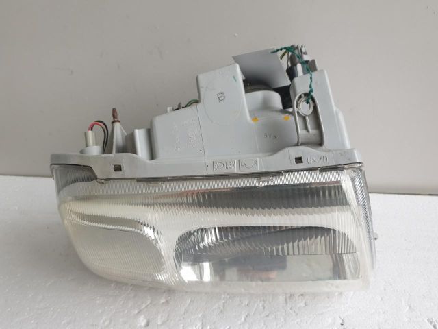 bontott SUZUKI GRAND VITARA Jobb Fényszóró