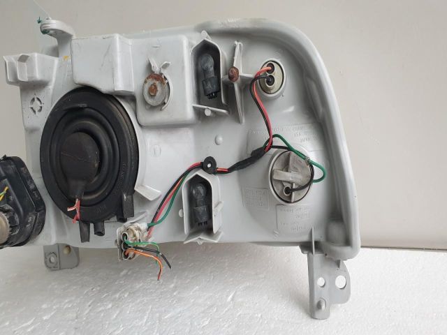 bontott SUZUKI GRAND VITARA Jobb Fényszóró