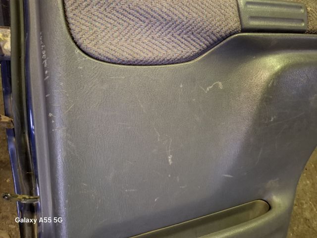 bontott SUZUKI GRAND VITARA Jobb hátsó Ajtó (Részeivel)