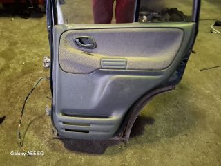 bontott SUZUKI GRAND VITARA Jobb hátsó Ajtó (Részeivel)