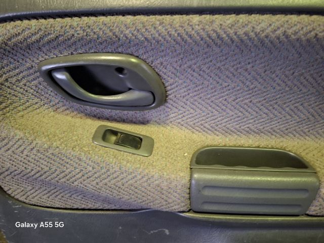 bontott SUZUKI GRAND VITARA Jobb hátsó Ajtó (Részeivel)