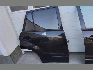 bontott SUZUKI GRAND VITARA Jobb hátsó Ajtó (Részeivel)