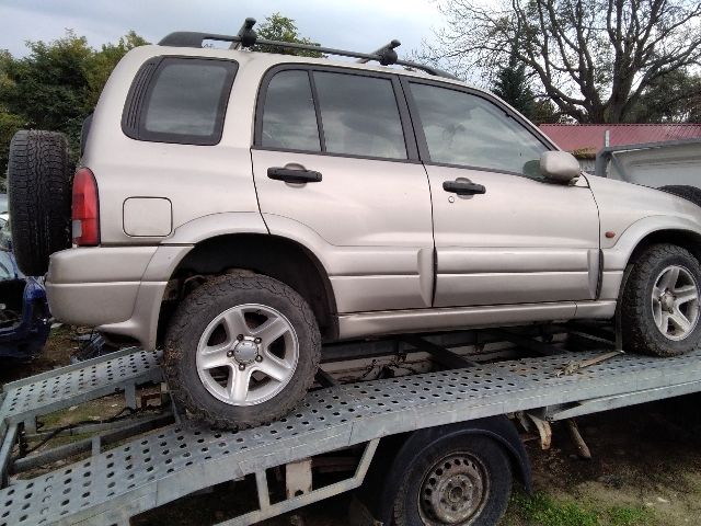 bontott SUZUKI GRAND VITARA Jobb hátsó Dobbetét (Kerékjárati, Műanyag)