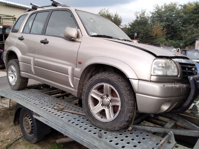 bontott SUZUKI GRAND VITARA Jobb hátsó Dobbetét (Kerékjárati, Műanyag)