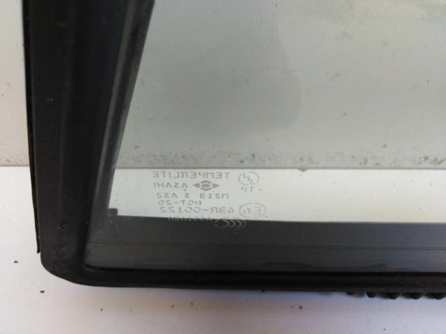 bontott SUZUKI GRAND VITARA Jobb hátsó Fixüveg (Ajtóban)