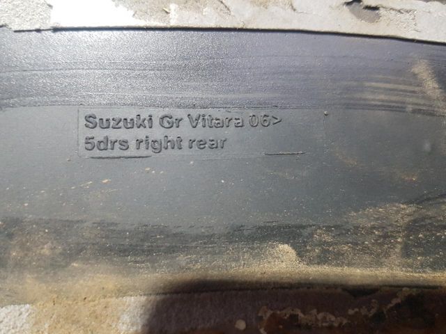 bontott SUZUKI GRAND VITARA Jobb hátsó Sárvédő Díszléc