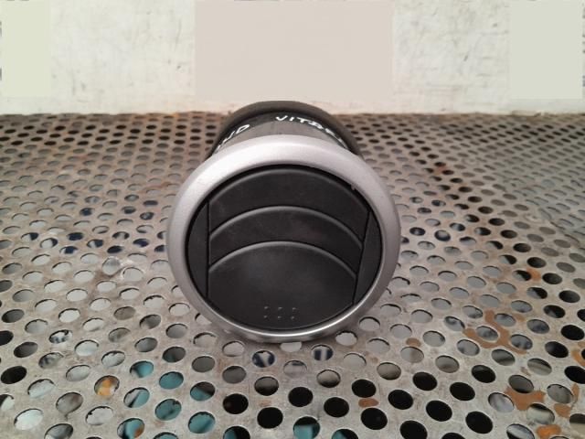 bontott SUZUKI GRAND VITARA Jobb Szellőző