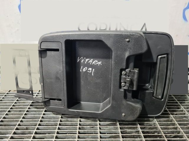 bontott SUZUKI GRAND VITARA Könyöklő