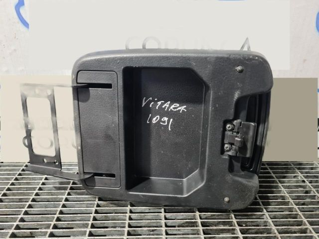 bontott SUZUKI GRAND VITARA Könyöklő