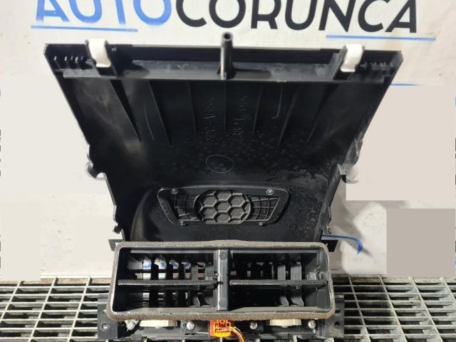 bontott SUZUKI GRAND VITARA Középső Szellőző