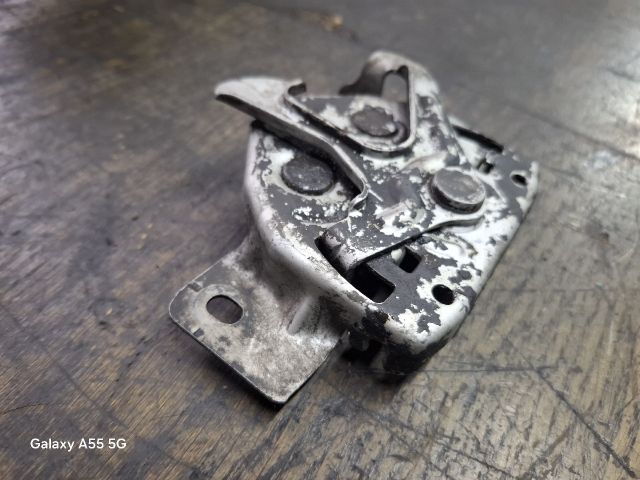 bontott SUZUKI GRAND VITARA Motorháztető Zárszerkezet