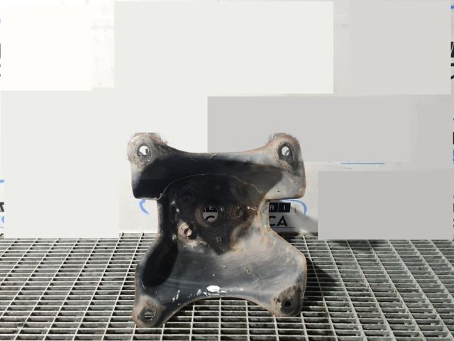 bontott SUZUKI GRAND VITARA Pótkerék Tartó