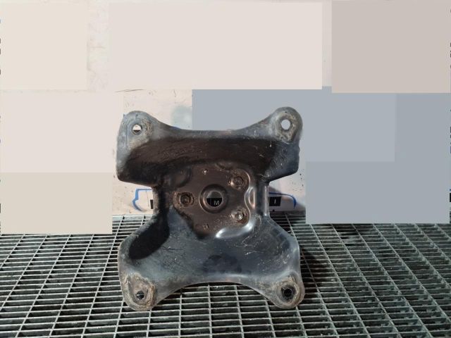 bontott SUZUKI GRAND VITARA Pótkerék Tartó