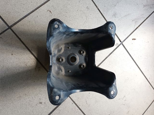 bontott SUZUKI GRAND VITARA Pótkerék Tartó