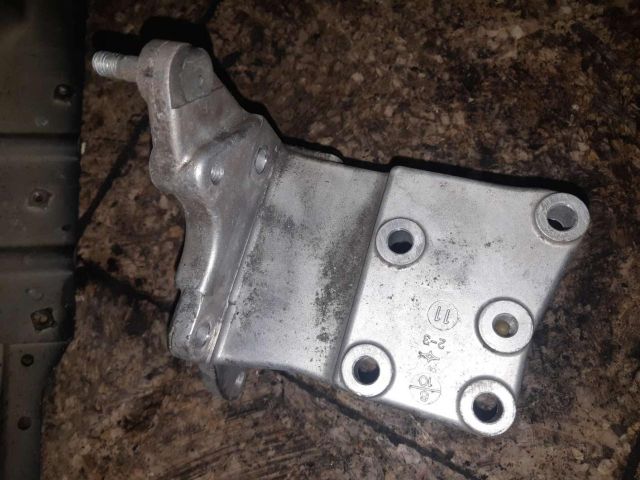 bontott SUZUKI GRAND VITARA Szervó Tartó Bak (Magában)