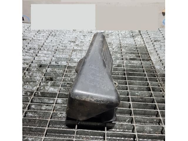 bontott SUZUKI GRAND VITARA Szívás Zaj Csökkentő Doboz