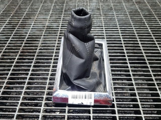 bontott SUZUKI GRAND VITARA Váltószoknya