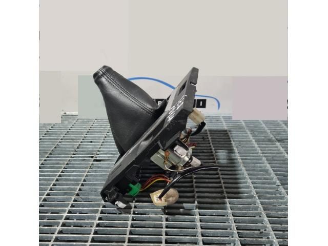 bontott SUZUKI GRAND VITARA Váltószoknya