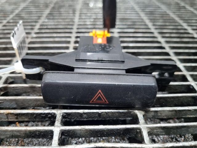 bontott SUZUKI GRAND VITARA Vészvillogó Kapcsoló