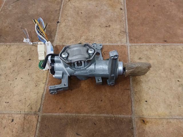 bontott SUZUKI IGNIS I Gyújtáskapcsoló