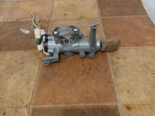 bontott SUZUKI IGNIS I Gyújtáskapcsoló