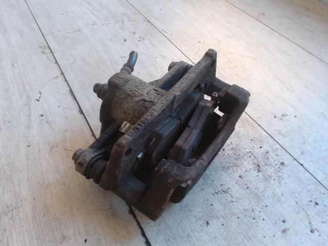 bontott SUZUKI IGNIS I Jobb első Féknyereg Munkahengerrel