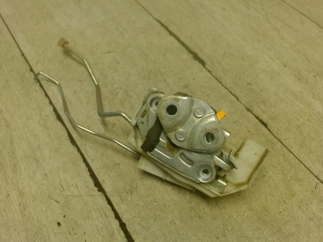 bontott SUZUKI IGNIS I Bal első Ajtózár