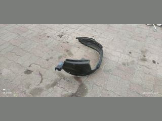 bontott SUZUKI IGNIS I Bal első Dobbetét (Kerékjárati, Műanyag)