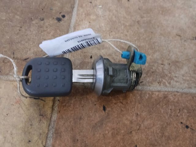 bontott SUZUKI IGNIS I Bal első Zárbetét