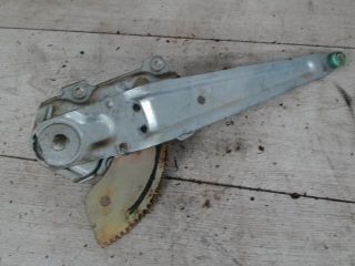 bontott SUZUKI IGNIS I Bal hátsó Ablakemelő Szerkezet (Mechanikus)