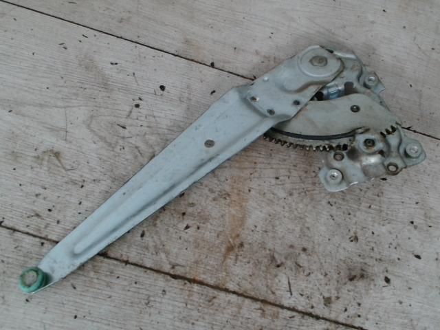 bontott SUZUKI IGNIS I Bal hátsó Ablakemelő Szerkezet (Mechanikus)