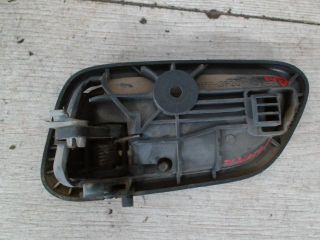 bontott SUZUKI IGNIS I Bal hátsó Belső Kilincs