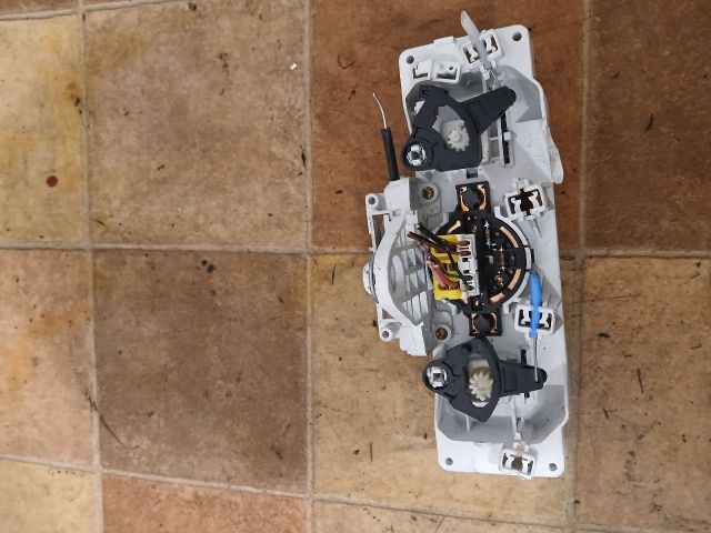 bontott SUZUKI IGNIS I Fűtéskapcsoló (manuális klímás)