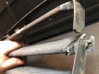 bontott SUZUKI IGNIS I Hűtőrács