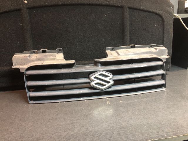 bontott SUZUKI IGNIS I Hűtőrács