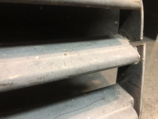 bontott SUZUKI IGNIS I Hűtőrács