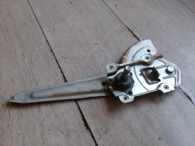 bontott SUZUKI IGNIS I Jobb hátsó Ablakemelő Szerkezet (Mechanikus)