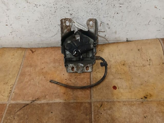 bontott SUZUKI IGNIS I Motorháztető Zárszerkezet