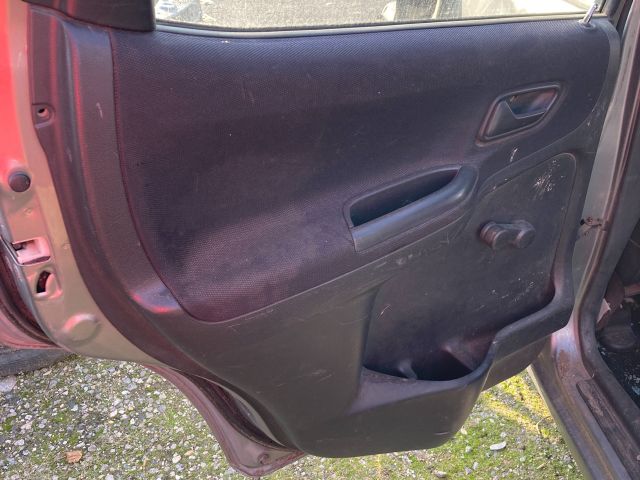 bontott SUZUKI IGNIS I Pohártartó