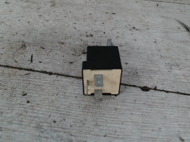 bontott SUZUKI IGNIS I Relé