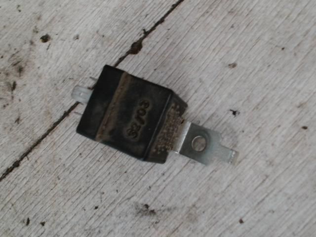 bontott SUZUKI IGNIS I Relé