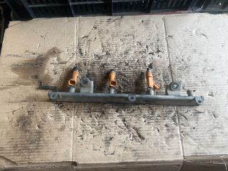 bontott SUZUKI IGNIS II Porlasztó Sor / Híd