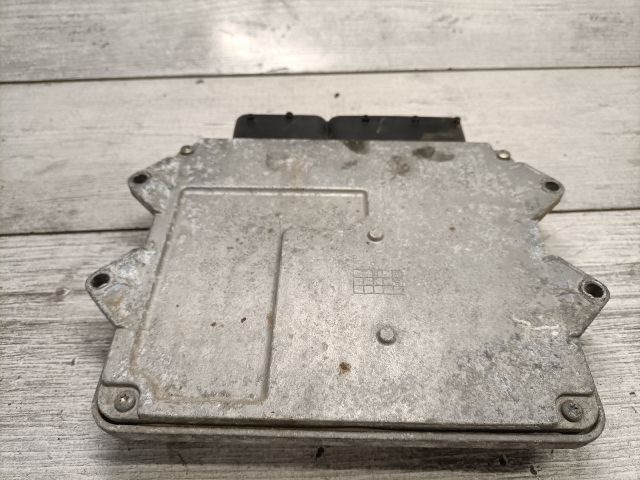 bontott SUZUKI IGNIS II Motorvezérlő